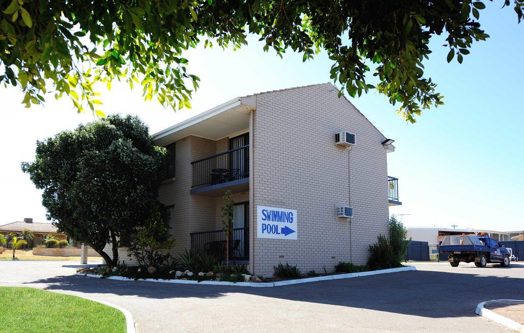Abrolhos Reef Lodge Geraldton Exterior photo