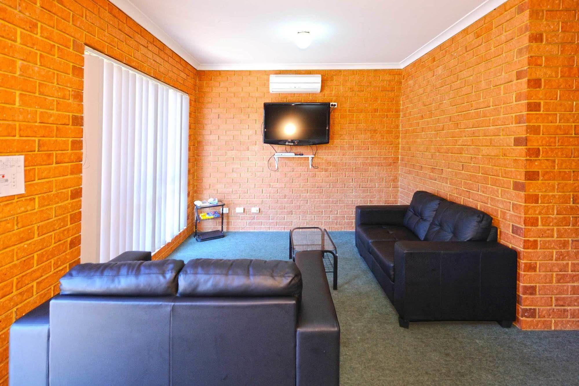 Abrolhos Reef Lodge Geraldton Exterior photo