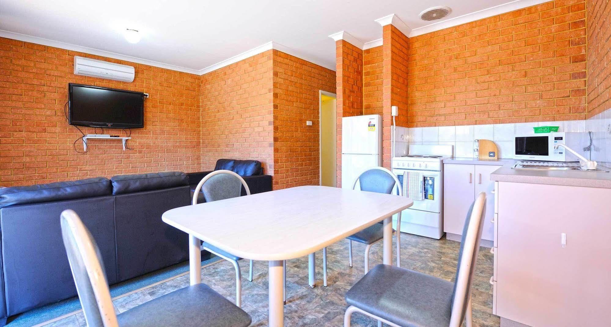 Abrolhos Reef Lodge Geraldton Exterior photo