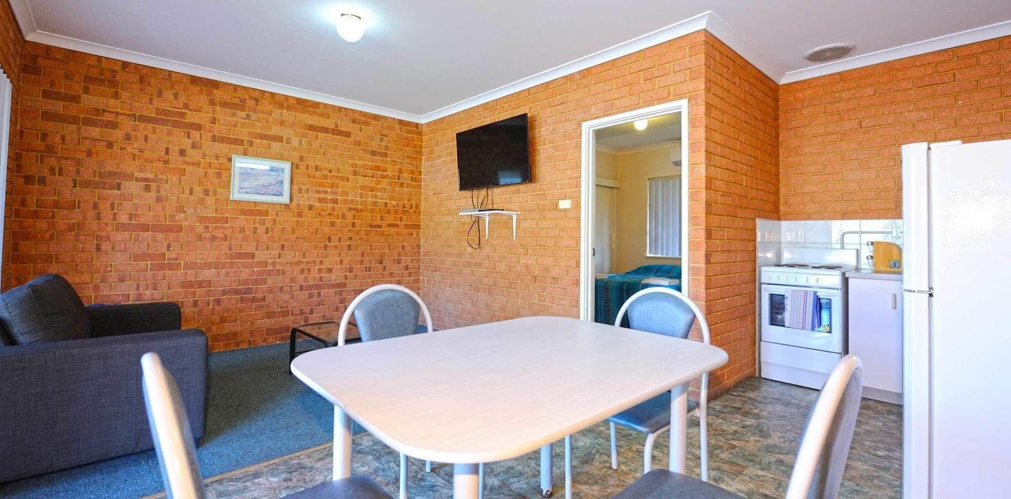 Abrolhos Reef Lodge Geraldton Exterior photo